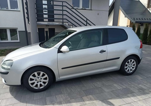 Volkswagen Golf cena 8500 przebieg: 200199, rok produkcji 2004 z Augustów małe 407